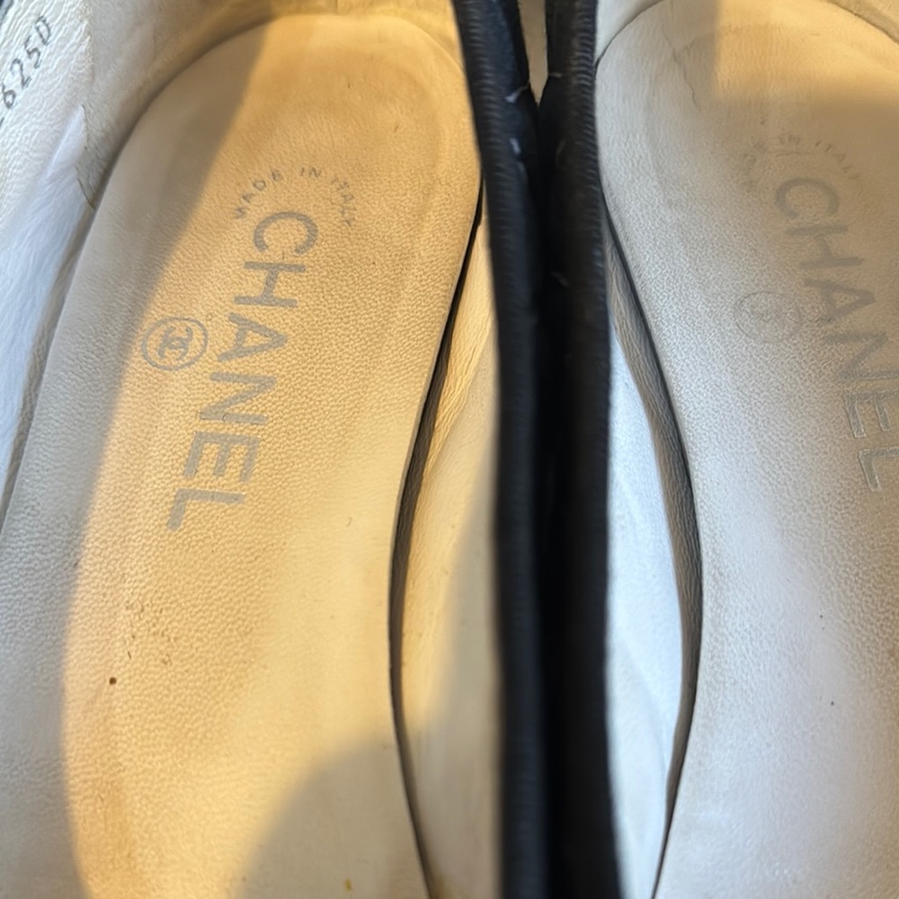 Chanel Blue quilted and white cap toe Women's Shoes Sz 40.5 - Picture 5 of 7